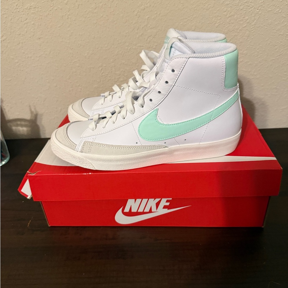 Nike Kids' Grade School Blazer Mid '77 Shoes